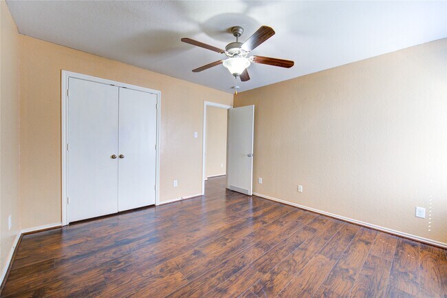 Foto del edificio - 2002 Collins Rose Ct