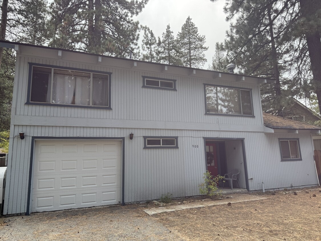 Foto principal - 900 Council Rock Dr