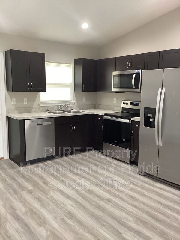 Foto del edificio - 6080 SW 143rd St