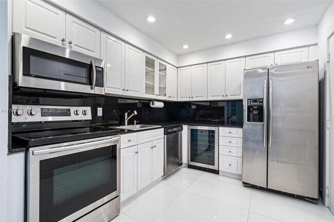 Foto del edificio - 6770 Indian Creek Dr
