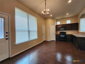 Building Photo - 305 Rosalie Dr Building Photo - 305 Rosalie Dr