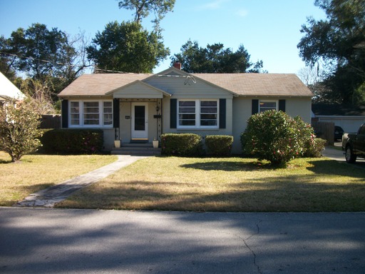 Primary Photo - 4633 Pinewood Ave
