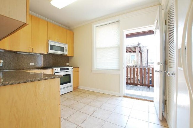 Building Photo - 3 bedroom in Oak Park IL 60302