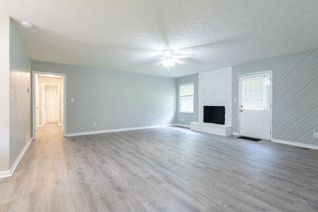 Building Photo - 1321 Crooked Creek Rd