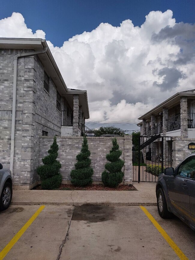 Foto del edificio - 1012 Doherty Ave