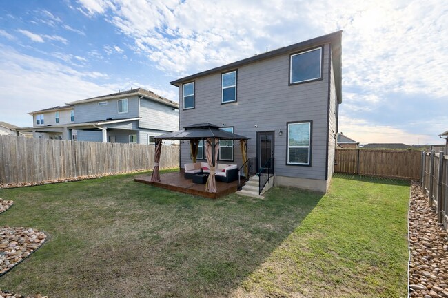 Foto del edificio - 708 Yellow Ribbon Trl