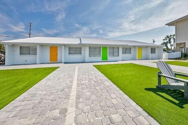 Foto del edificio - 305 Barracuda Ave