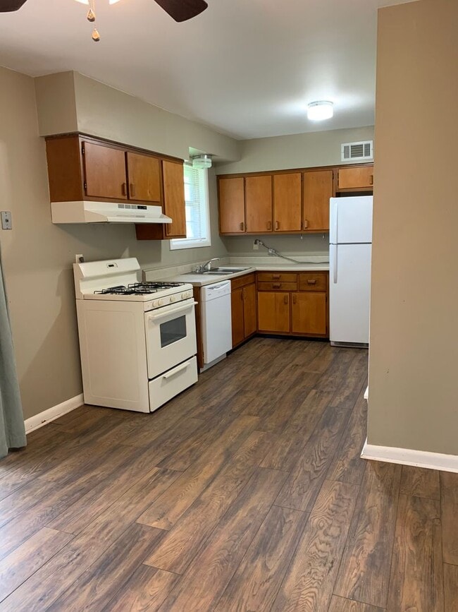 Foto del edificio - 2bedroom/1bath all brick home - No HUD