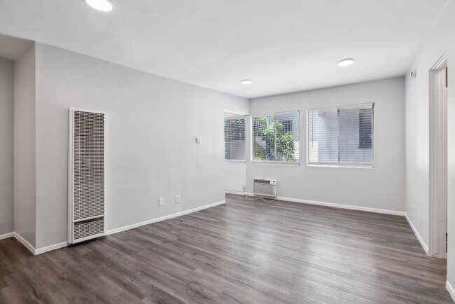Interior Photo - 1253 Havenhurst Drive