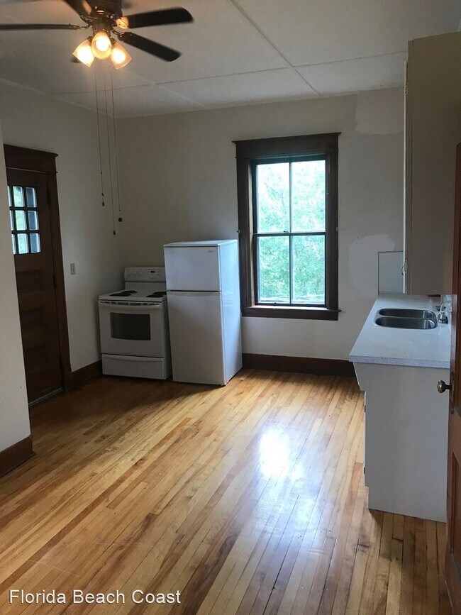 26 Main St, Derby, VT 05830 Room for Rent in Derby, VT