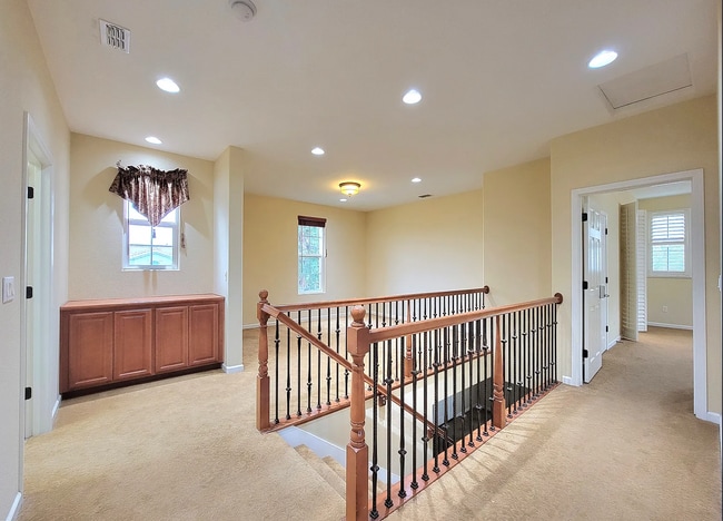 Building Photo - 205 Barnhill Dr