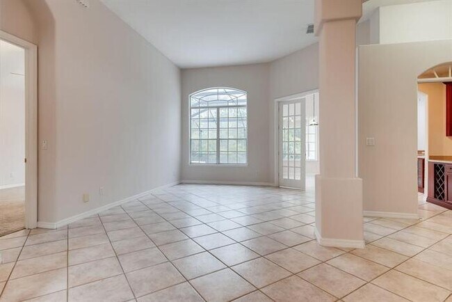 Building Photo - 12035 Summerspring Lakes Dr