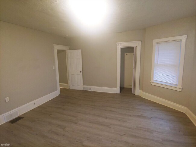 Foto del edificio - 2 br, 1 bath Duplex - 2805 Queen Avenue Qu...