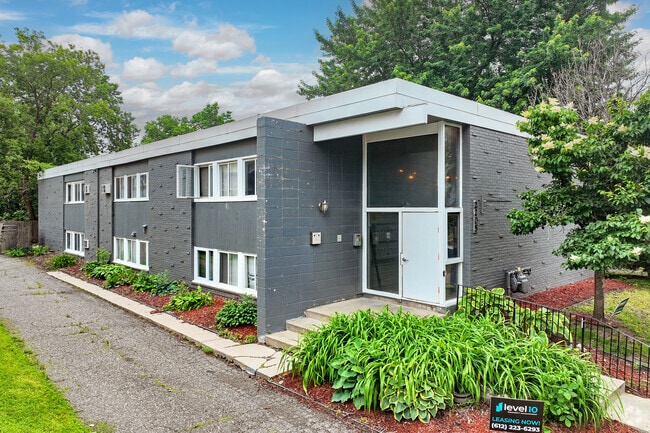 13-Unit Multi-Family Asset in Prime Location - 2205 Bryant Ave: The Lowry Hill Nook
