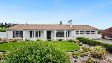 Building Photo - 1022 Sunset Way