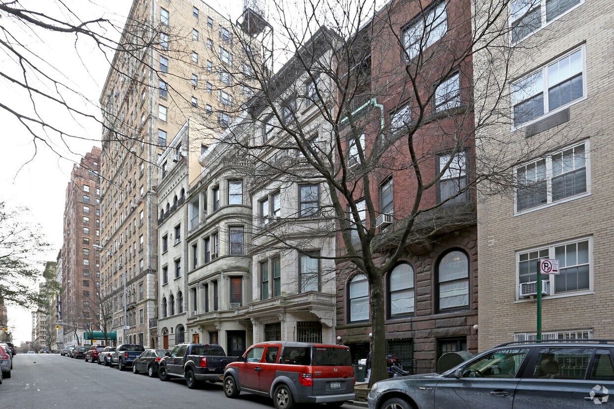 Building Photo - 306 W 76th St