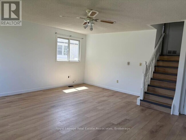 Building Photo - 312 Pineview Gardens