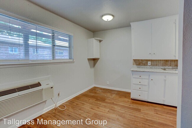 Foto del edificio - 2436-2436 E 6th St