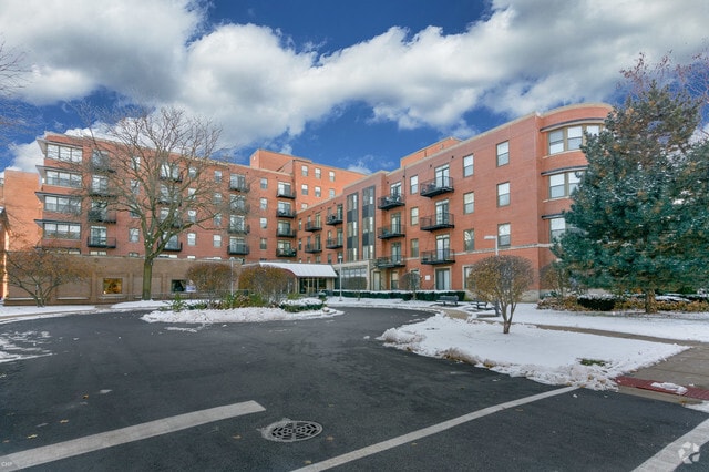 Building Photo - 5200 S Ellis Ave