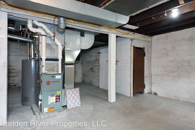 Building Photo - 3 br, 1 bath House - 1878 County Road E East