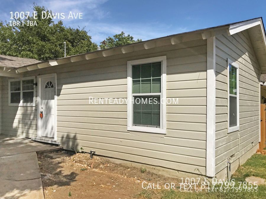 1007 E Davis Fort Worth, TX 76104 - 1007 E Davis  Fort Worth, TX 76104