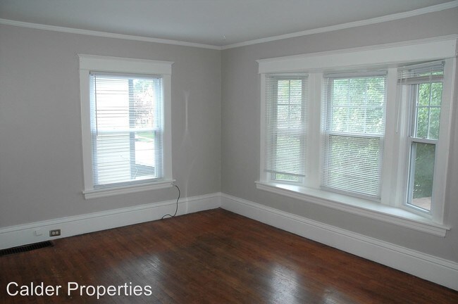 Foto del edificio - 1306 Wealthy St SE