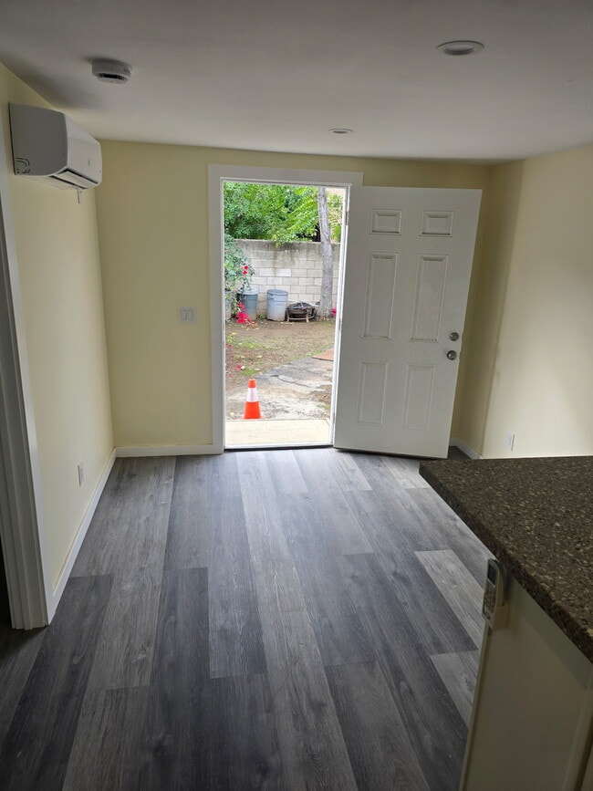 Foto del edificio - 4336 Lime St