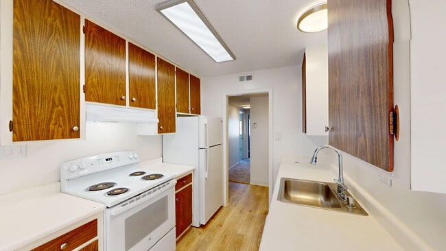 Building Photo - 823 Las Gallinas Ave
