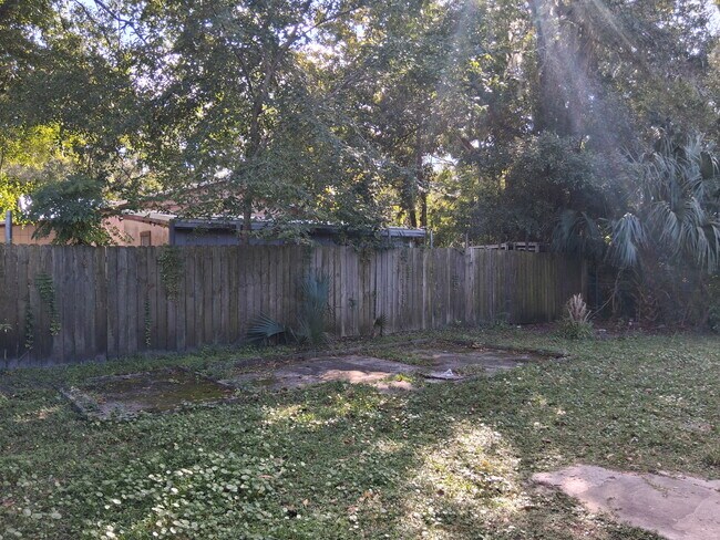 Foto del edificio - 1712 W 23rd St