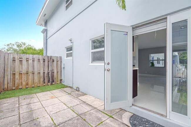 Foto del edificio - 416 NE 15th Ave