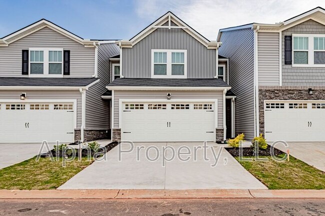 Building Photo - 113 Outback Dr