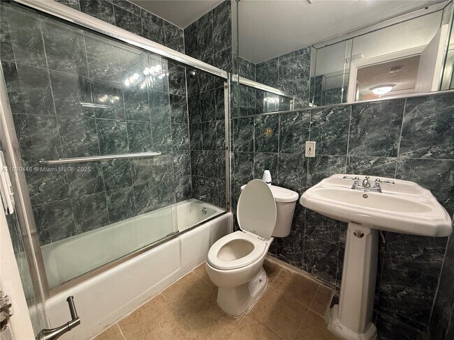 Foto del edificio - 1241 NE 113th Terrace