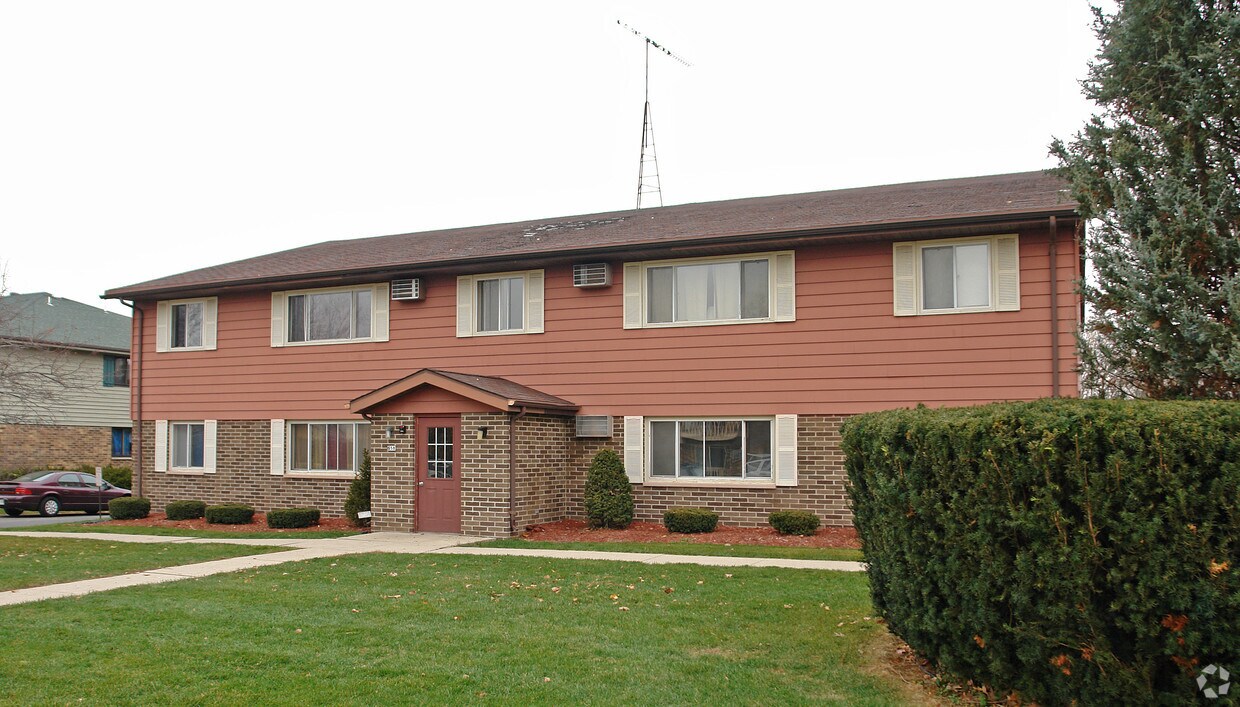 Building Photo - 658 Foxtree Cir