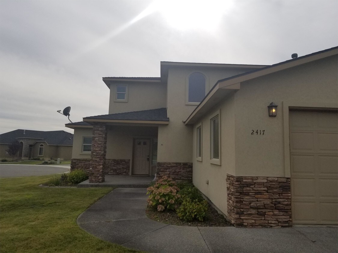 2417 Delle Celle Dr, Richland, WA 99354 House for Rent in Richland