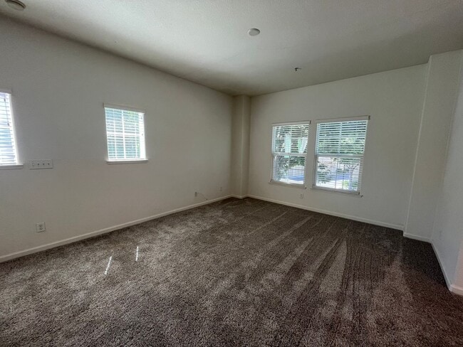 Building Photo - HAMPTON VILLAGE - 2 BR / 2 BA CONDO AVAILABLE NOW!