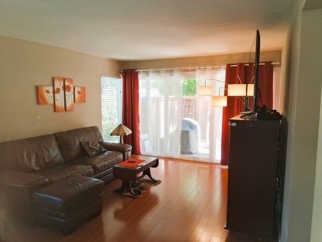 Building Photo - 35 Massolo Dr