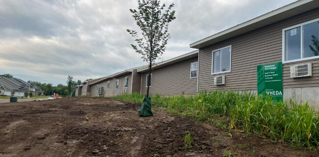 Foto del edificio - Maplewood Eco Cottages- Ages 55+