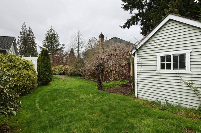 Building Photo - Beautiful Home in Gleneagle Neighborhood