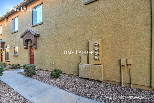 Building Photo - 2250 E Deer Valley Dr