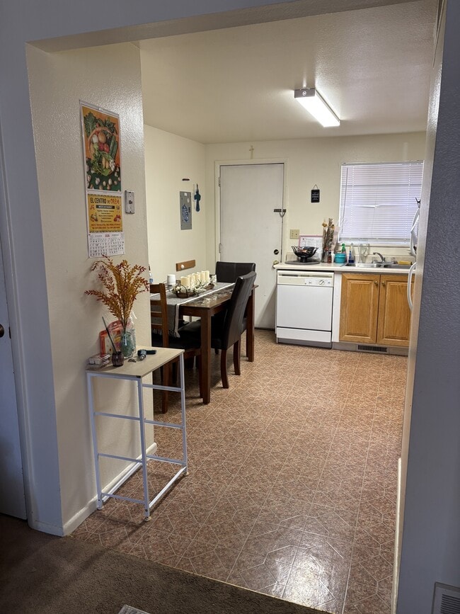 Building Photo - 1748 S 500 E