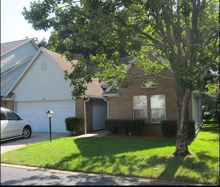 Primary Photo - 820 Fairway Lakes Dr