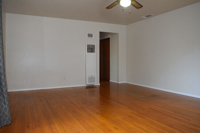 Foto del edificio - 5030 Grove St