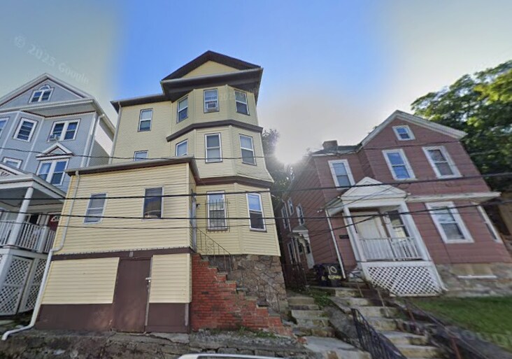 Building Photo - 8 Eldora St