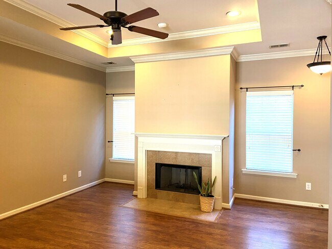 Foto del edificio - 422 Holland Lakes Dr N