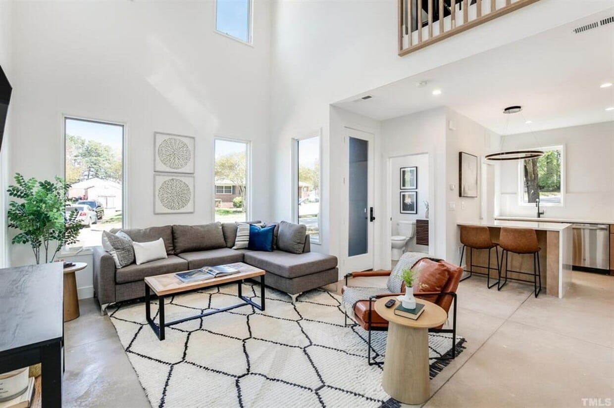 Building Photo - 1012 Parker St Unit B