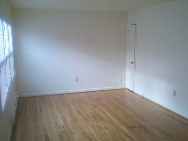 Foto del edificio - 4907-4911-4911 N Maryland Ave