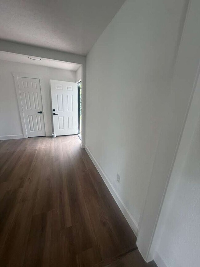 Building Photo - BEAUTIFUL HOME IN HOUSTON. MOVE IN READY!.