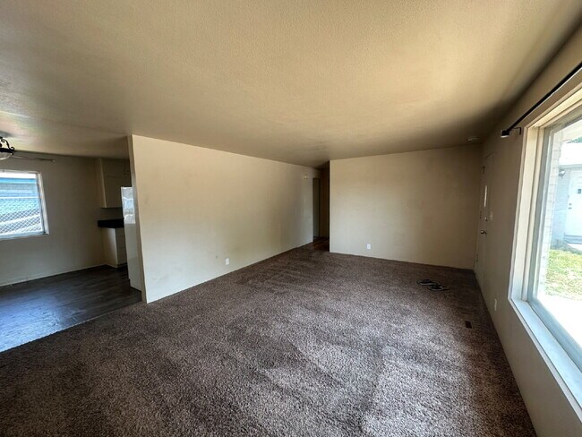 Foto del edificio - "Charming 2-Bedroom Oasis in Boise's Heart...