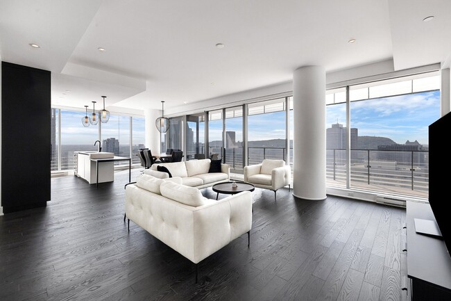 Building Photo - 720 Rue Saint-Jacques