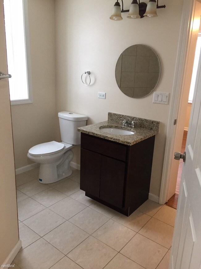 Foto del edificio - 5116 W Sunnyside Ave